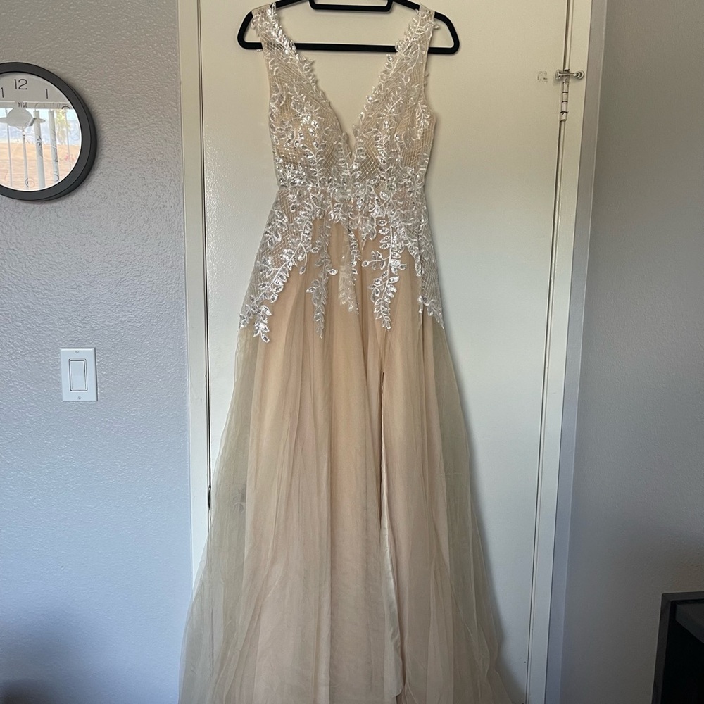 A-Line/Princess V-neck Sweep Train Tulle Evening Dress With Sequins Split Front